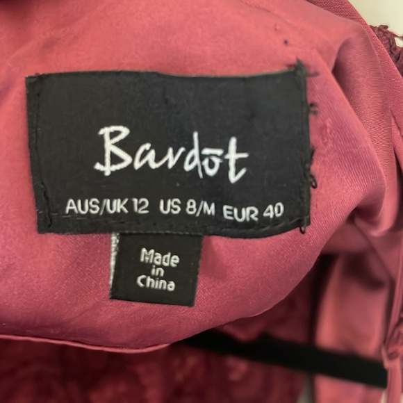 Bardot Lace Pencil Dress - Picture 5 of 5